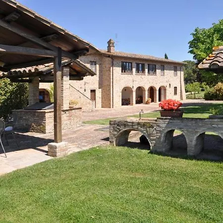 Almone Sleeps 12 Torgiano