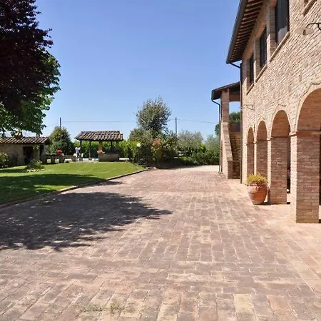 Villa Almone Sleeps 12 Torgiano