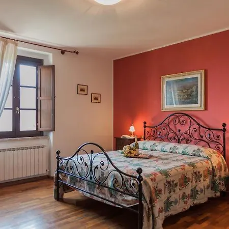 וילה Almone Sleeps 12 טורג'אנו