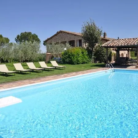 Almone Sleeps 12 Villa Torgiano